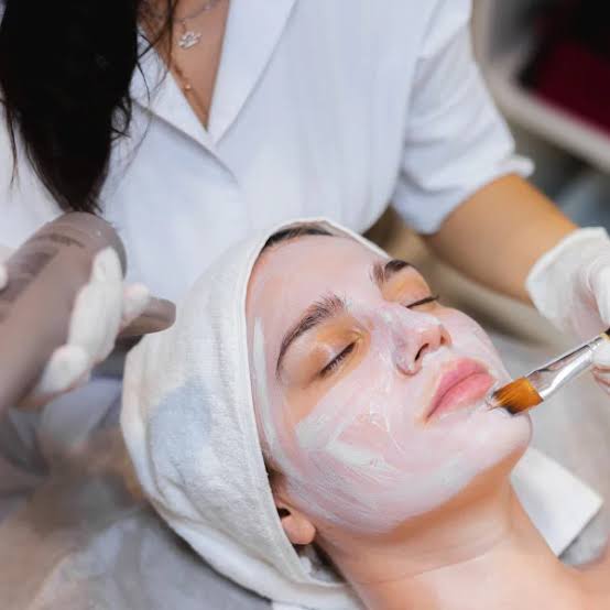 Waxing & De-Tan at The Nail Hue